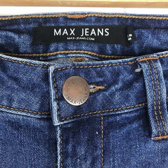 ✨Sold✨Max Jeans Shorts Size 4 Medium Wash Denim - Picture 2 of 6